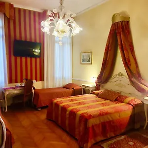 Mezzo Pozzo 2*, Venezia Italia